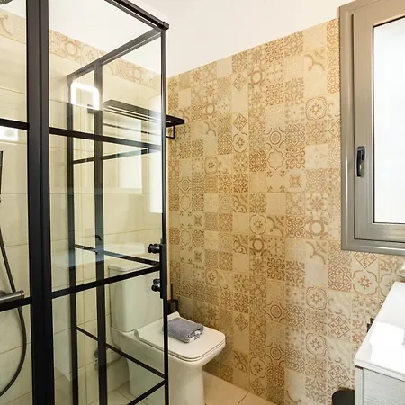 Entheon Olive - Poolside Retreats *