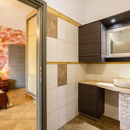 Entheon Olive - Poolside Retreats * Marathopoli