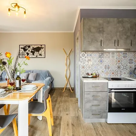 Entheon Olive - Poolside Retreats Villa Marathopoli