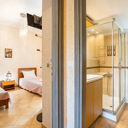 Villa Entheon Olive - Poolside Retreats