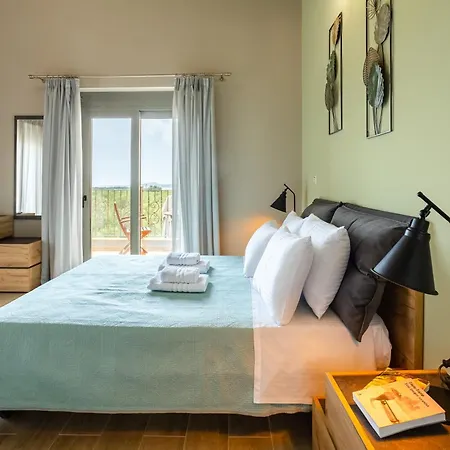 Villa Entheon Olive - Poolside Retreats *