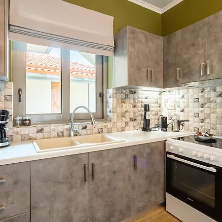 Villa Entheon Olive - Poolside Retreats Marathopoli