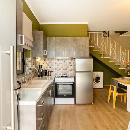 Entheon Olive - Poolside Retreats Marathopoli