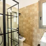 Entheon Olive - Poolside Retreats *