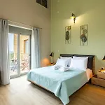 Villa Entheon Olive - Poolside Retreats Marathopoli