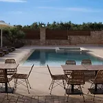 Entheon Olive - Poolside Retreats *