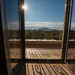 Vila Entheon Olive - Poolside Retreats