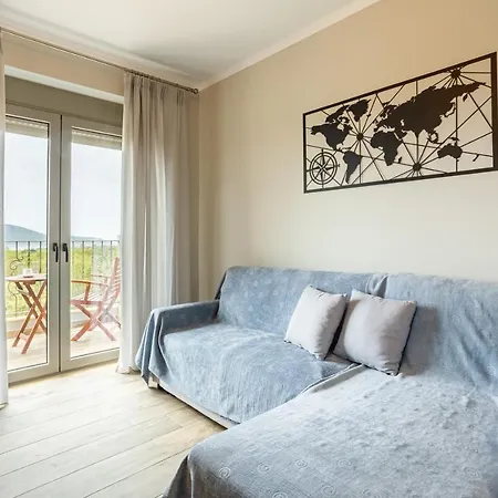 Villa Entheon Olive - Poolside Retreats