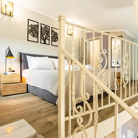 Villa Entheon Olive - Poolside Retreats Marathopoli