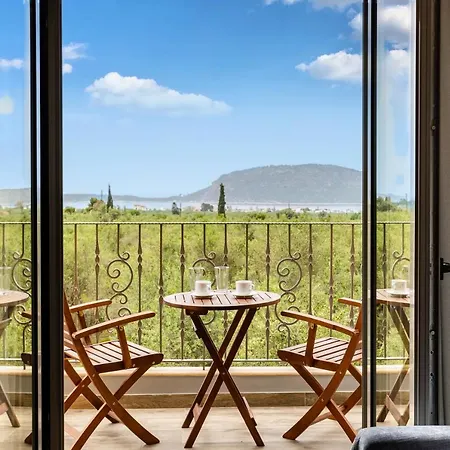 Villa Entheon Olive - Poolside Retreats *