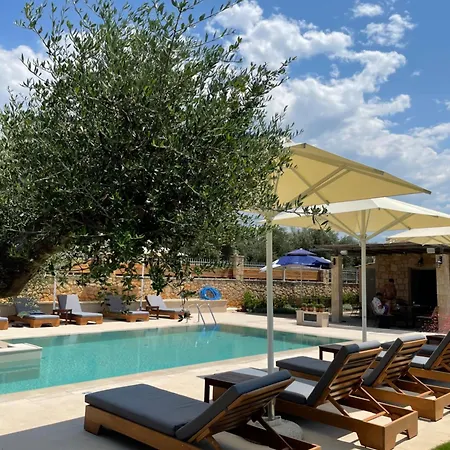 Entheon Olive - Poolside Retreats فيلة *