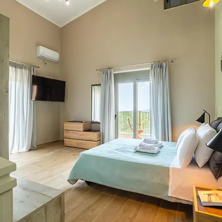 Entheon Olive - Poolside Retreats Villa *