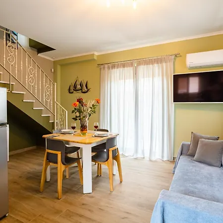 Вилла Entheon Olive - Poolside Retreats Маратополис