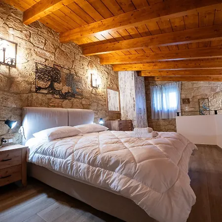 Villa Entheon Olive - Poolside Retreats *