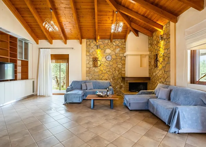 Entheon Olive - Poolside Retreats Villa *