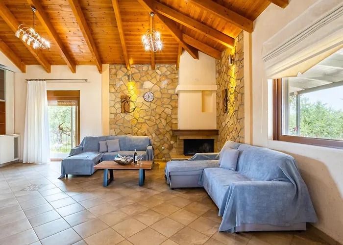 Villa Entheon Olive - Poolside Retreats Marathopoli