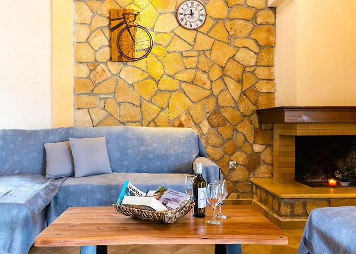 Entheon Olive - Poolside Retreats * Marathopoli