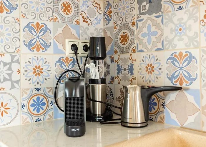 Entheon Olive - Poolside Retreats *