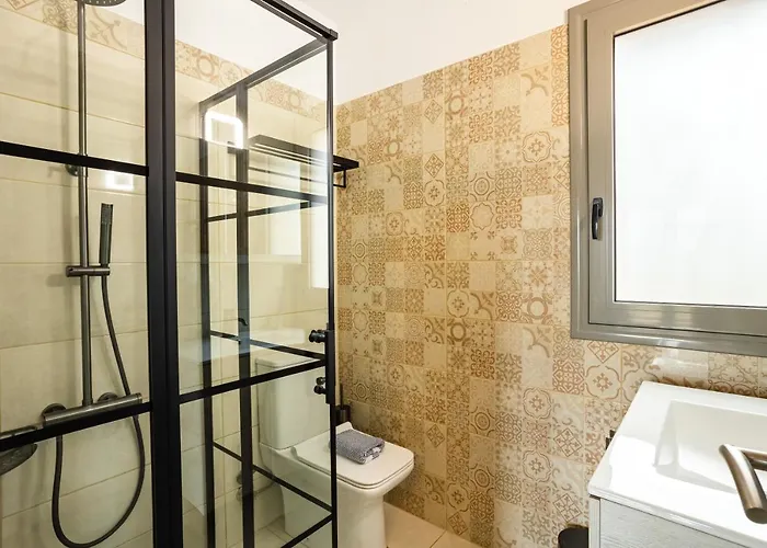 Entheon Olive - Poolside Retreats *