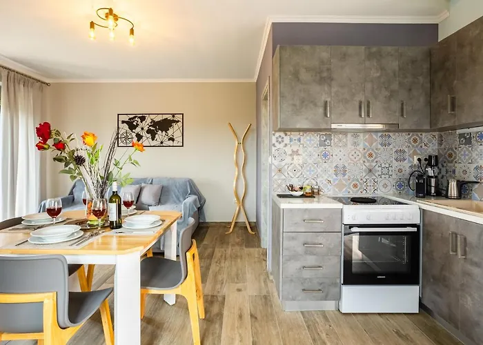 Entheon Olive - Poolside Retreats Villa Marathopoli