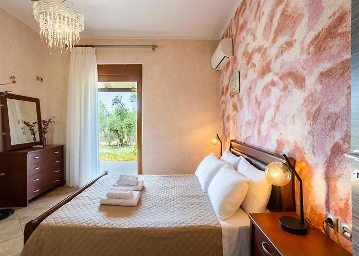 Entheon Olive - Poolside Retreats * Marathopoli