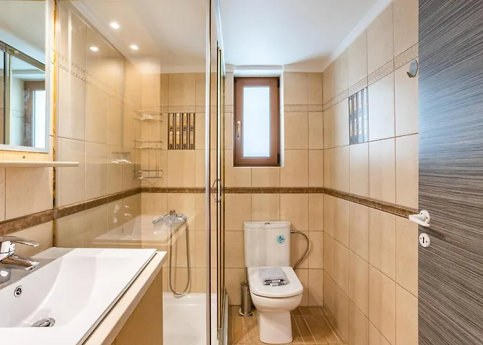 Вилла Entheon Olive - Poolside Retreats *