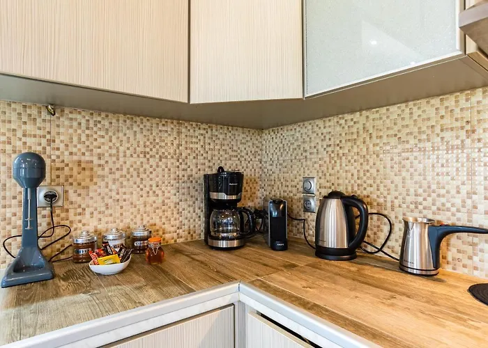 Entheon Olive - Poolside Retreats * Marathopoli