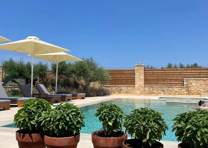 Вилла Entheon Olive - Poolside Retreats