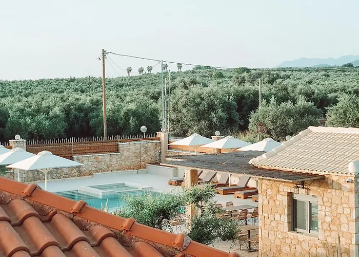 Entheon Olive - Poolside Retreats *