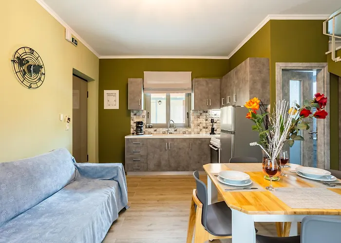 Entheon Olive - Poolside Retreats Вилла