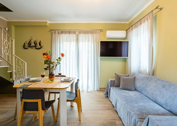 Вилла Entheon Olive - Poolside Retreats *