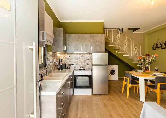 Entheon Olive - Poolside Retreats Marathopoli