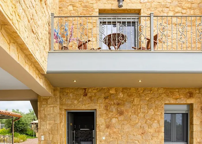 Entheon Olive - Poolside Retreats *