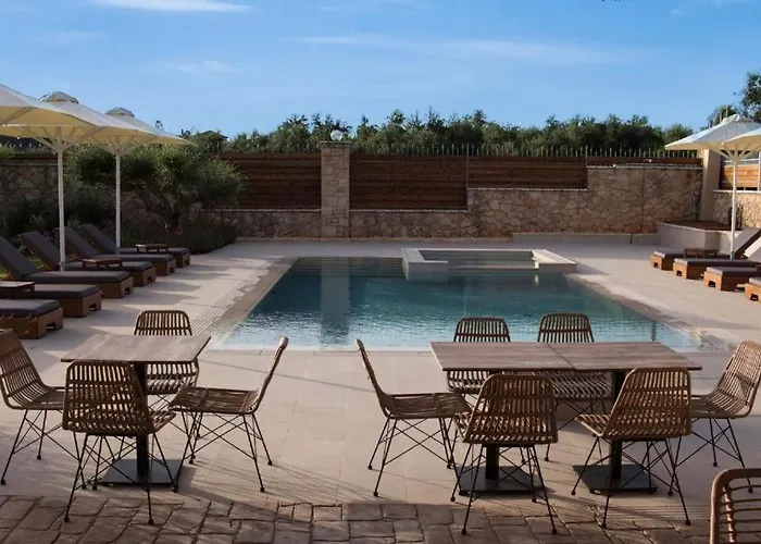 Entheon Olive - Poolside Retreats *