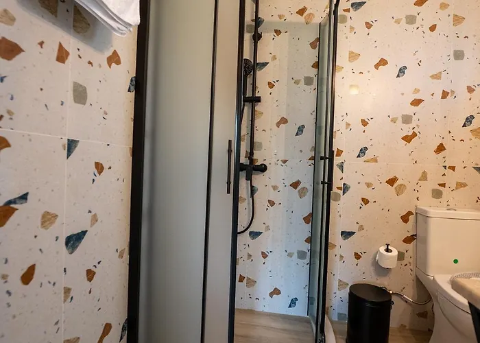 Entheon Olive - Poolside Retreats Вилла *