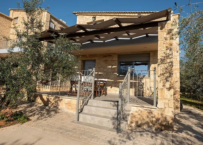 Villa Entheon Olive - Poolside Retreats *