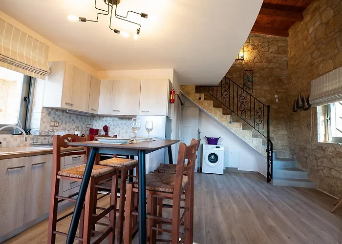 Entheon Olive - Poolside Retreats Villa *