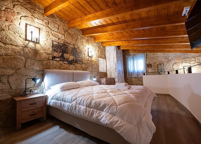 Villa Entheon Olive - Poolside Retreats *