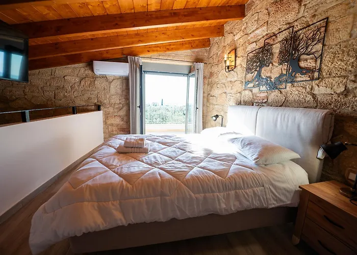 Entheon Olive - Poolside Retreats Marathopoli