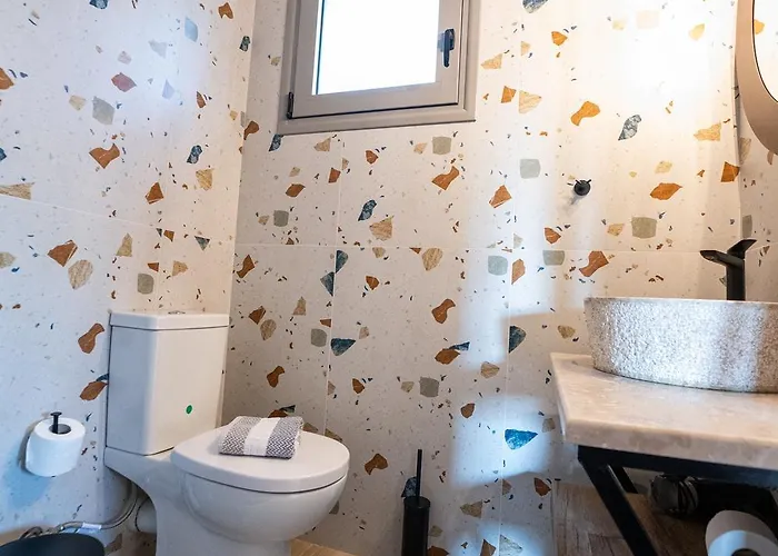 Entheon Olive - Poolside Retreats * Marathopoli